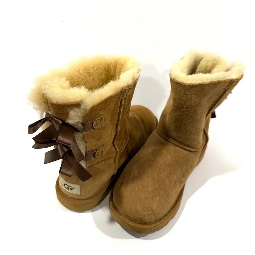 UGG Bailey Bow II Chestnut Boots Women Size 5 Brown Sheepskin Suede - Picture 3 of 11